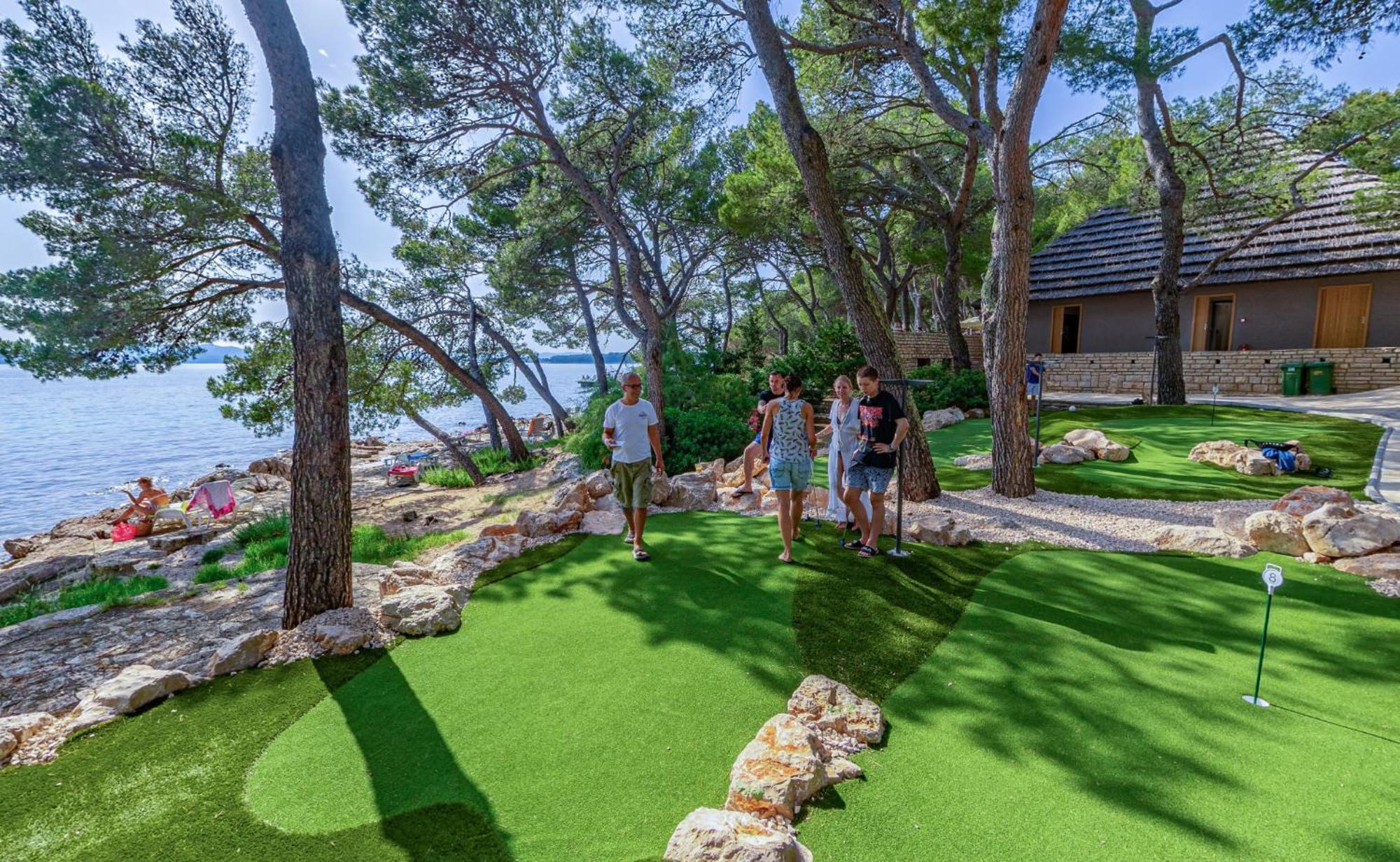 Pine Beach Pakostane Glamping Homes المظهر الخارجي الصورة