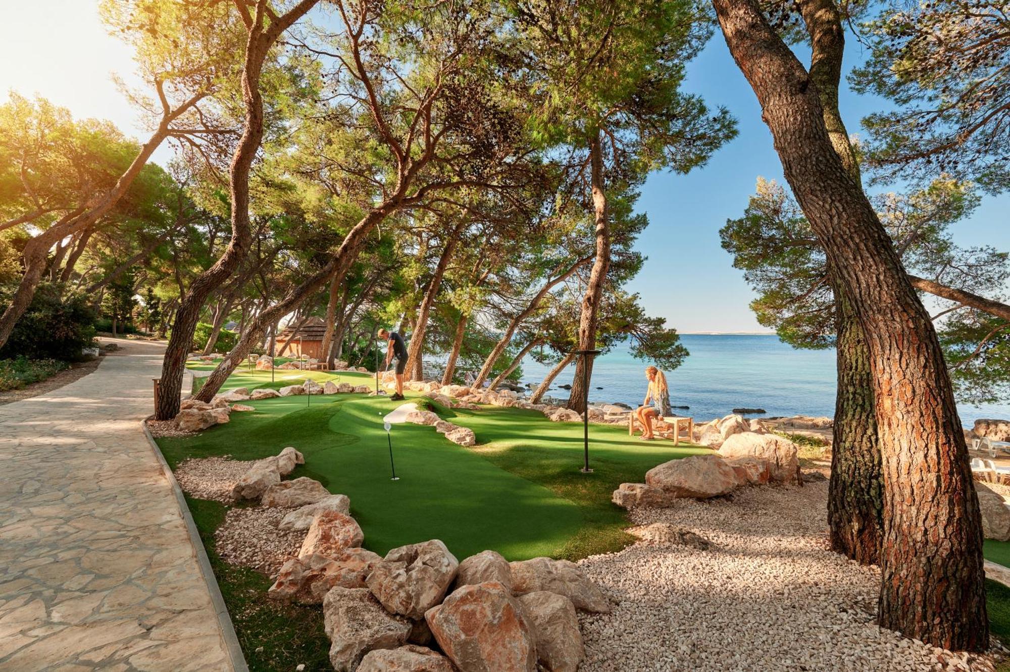 Pine Beach Pakostane Glamping Homes المظهر الخارجي الصورة
