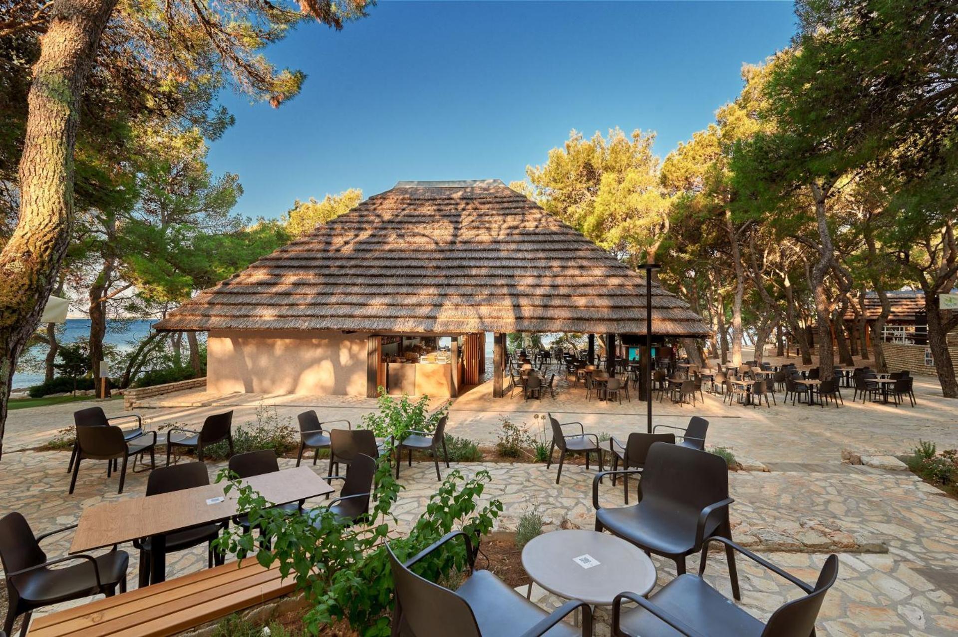 Pine Beach Pakostane Glamping Homes المظهر الخارجي الصورة